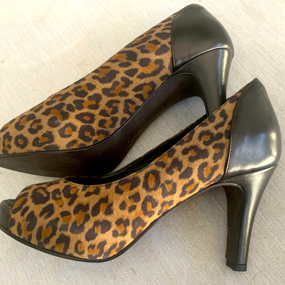 NEW leopard pumps